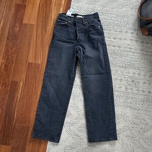 Levi’s gray ribcage ankle jeans size 25